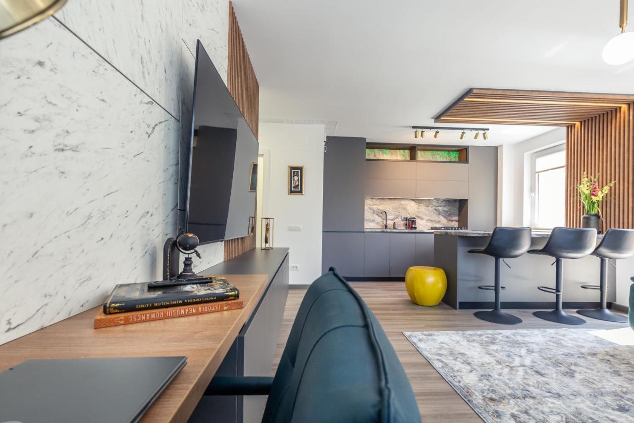 Urban Plaza Mountain View Luxury Retreat Apartament *