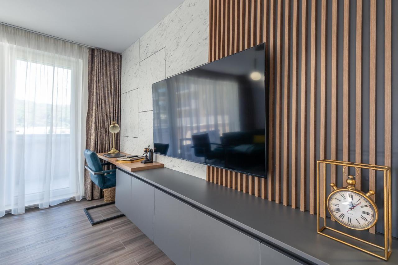 Apartament Urban Plaza Mountain View Luxury Retreat