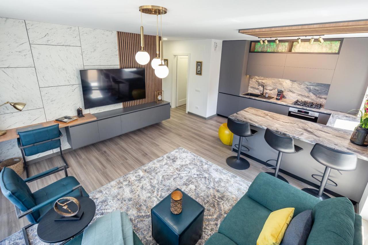 Urban Plaza Mountain View Luxury Retreat * Brașov