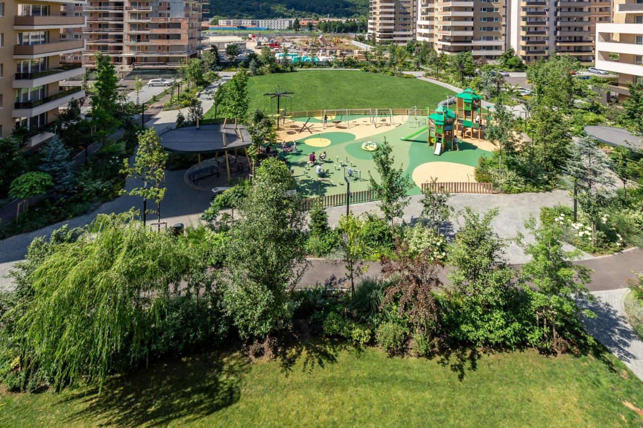 Urban Plaza Mountain View Luxury Retreat Apartament *