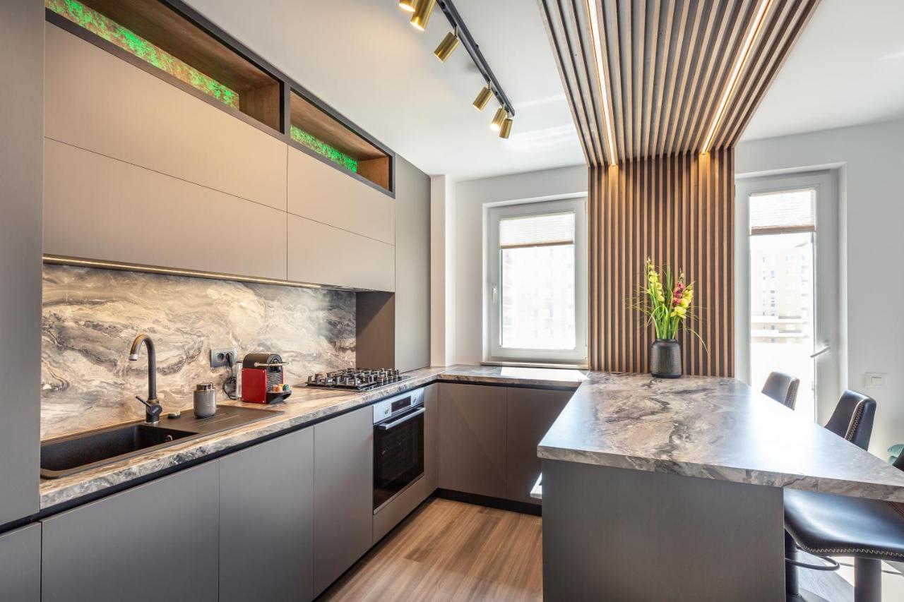 Urban Plaza Mountain View Luxury Retreat Apartament Brașov